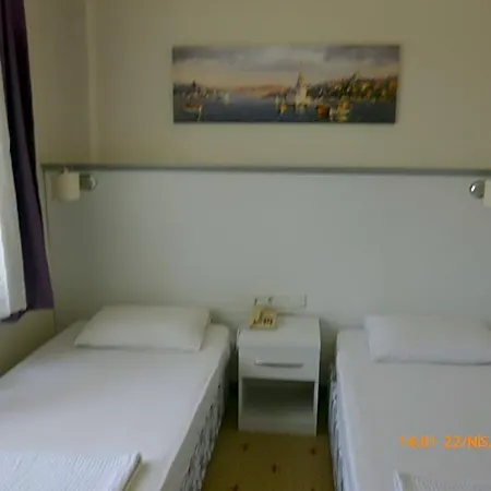 Hotel Cicek & 2*